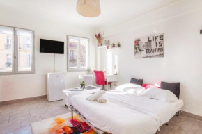 Mignon Studio pour 2 pers, Quartier charmant Metro à 1min